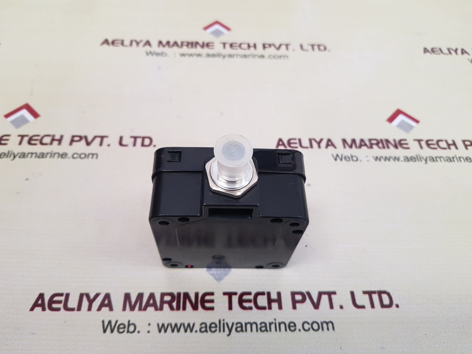 Pepperl+fuchs ncb50-fp-e2-c-p3-v1 inductive proximity sensor 