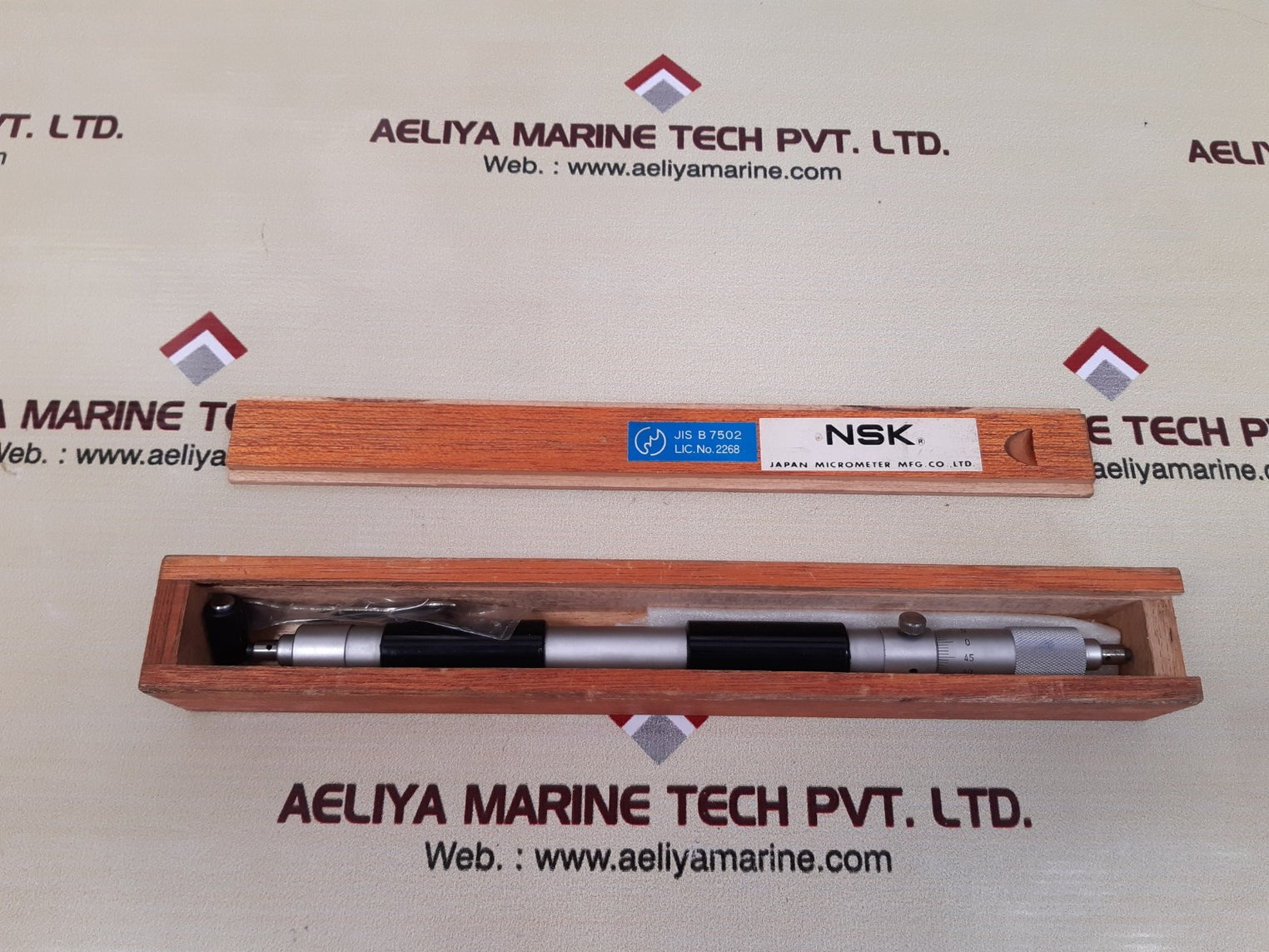 Nsk japan micrometer 275-300mm  