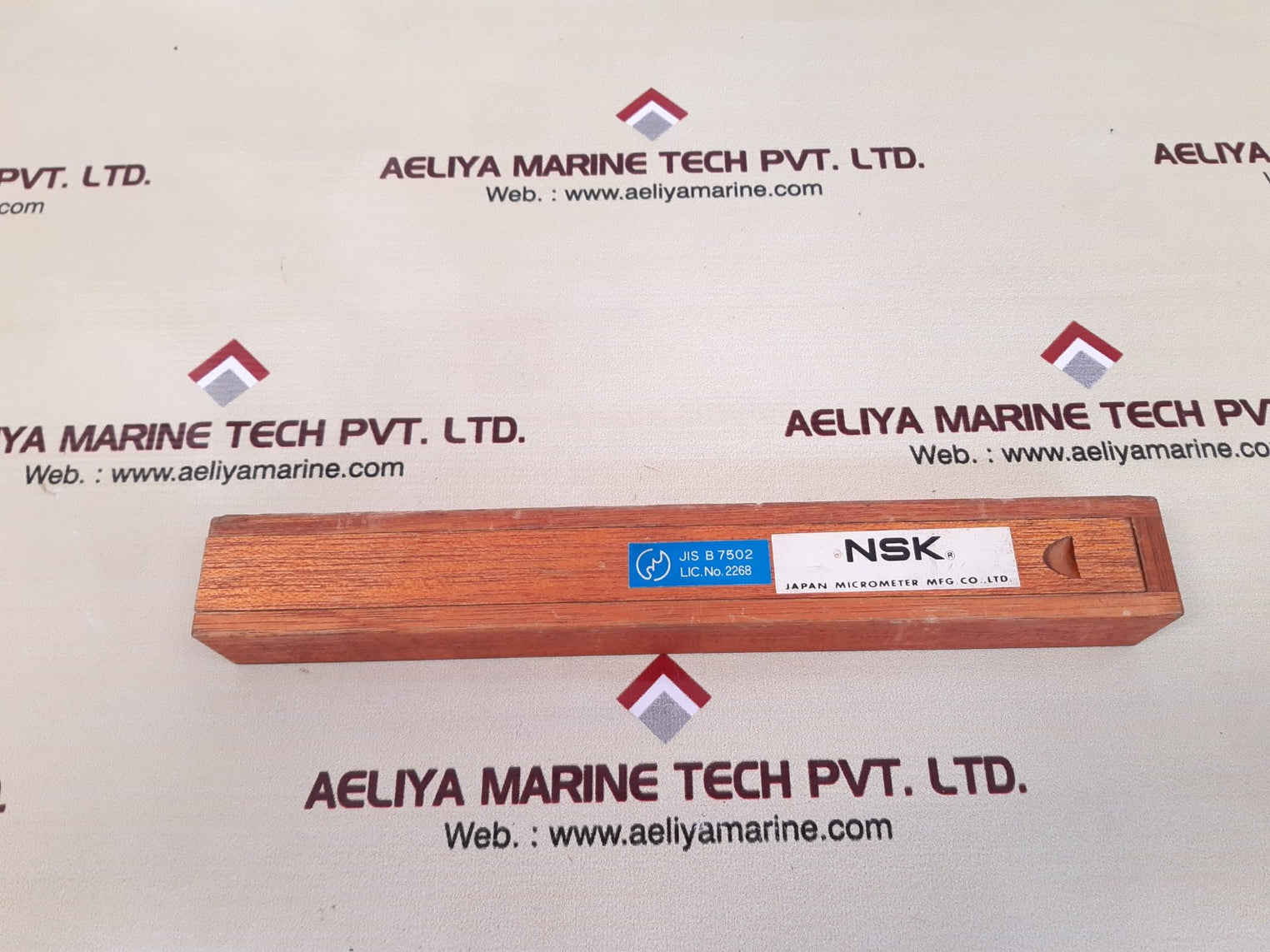 Nsk japan micrometer 275-300mm  