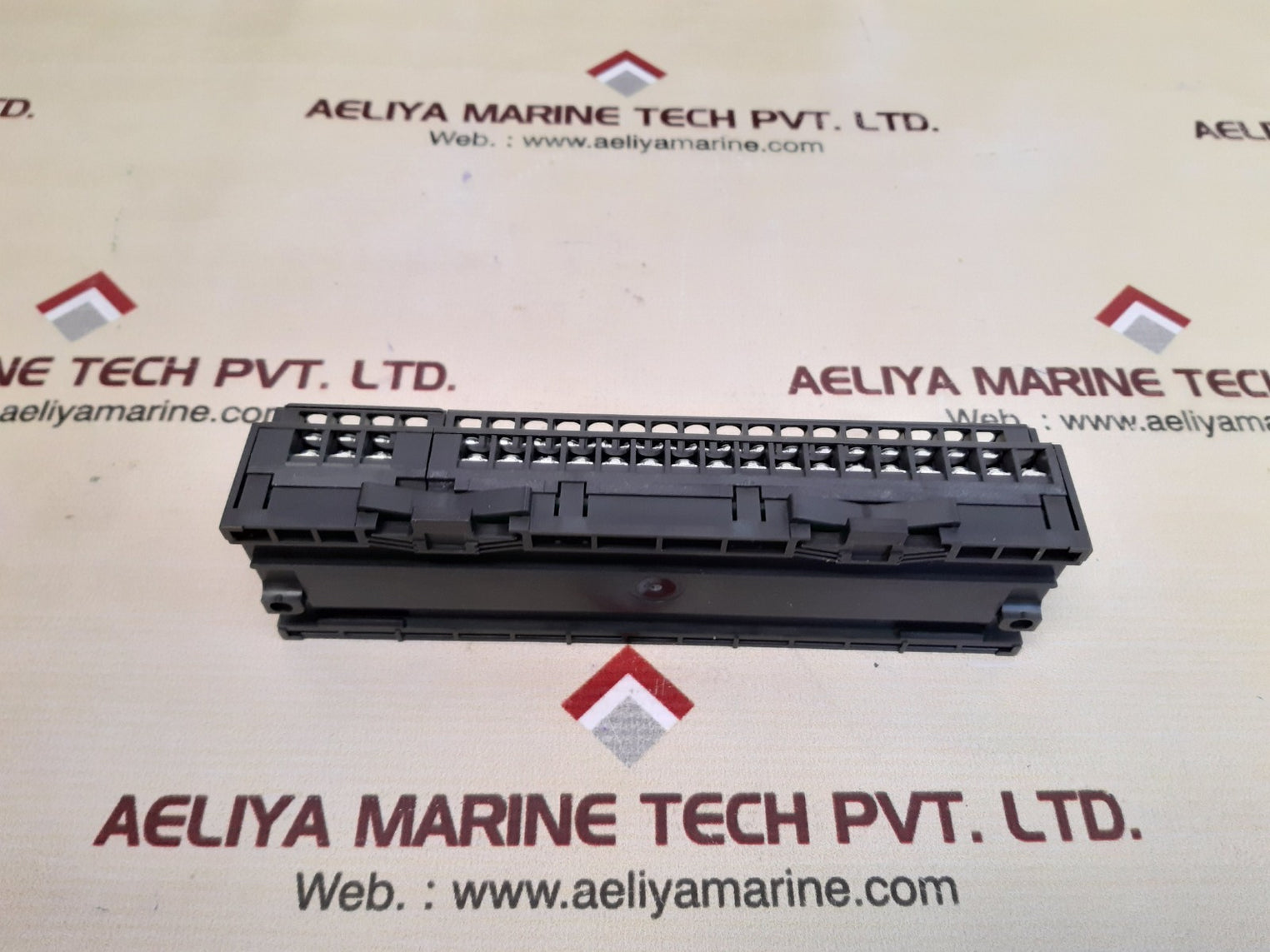 Mitsubishi aj65sbtb3-16d cc-link system compact type remote i/o module