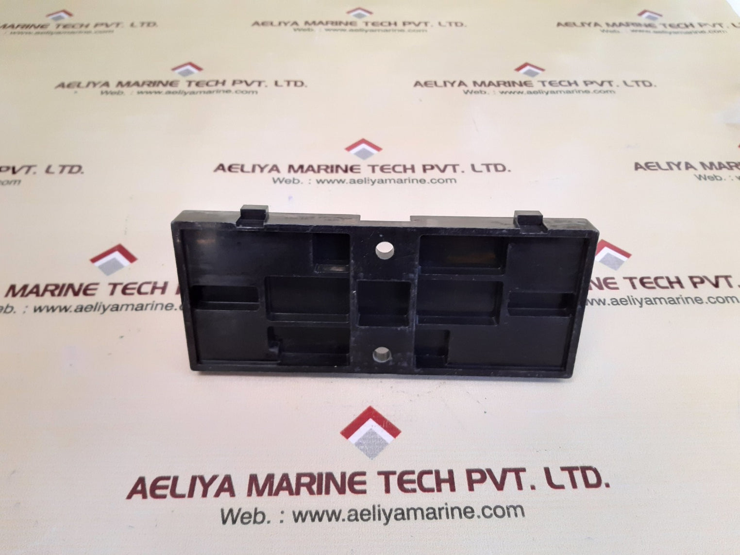 Cooper bussmann 170h3006 base mount fuse holder 