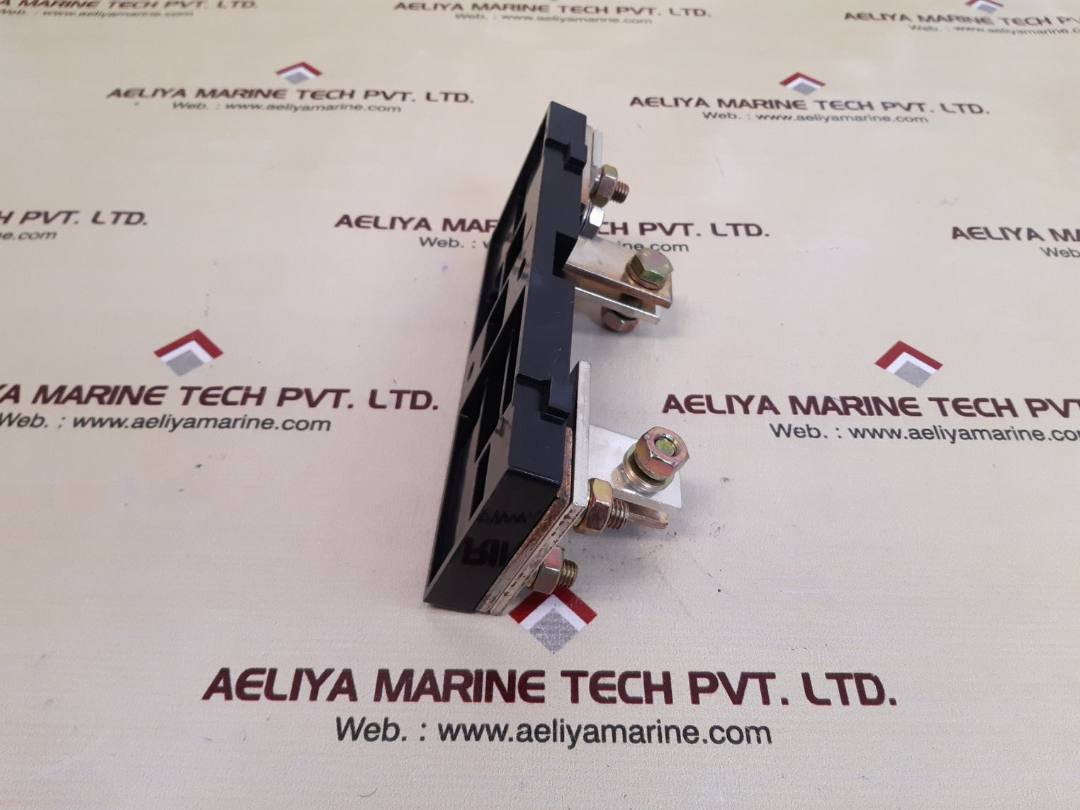 Cooper bussmann 170h3006 base mount fuse holder 