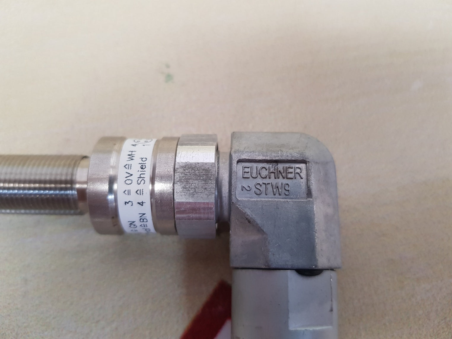 Euchner fgl01406-4h inductive pulse sensor with amplifier