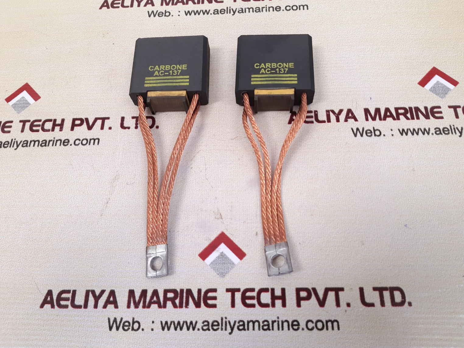 Set of 2x Carbone ac-137 motor brush