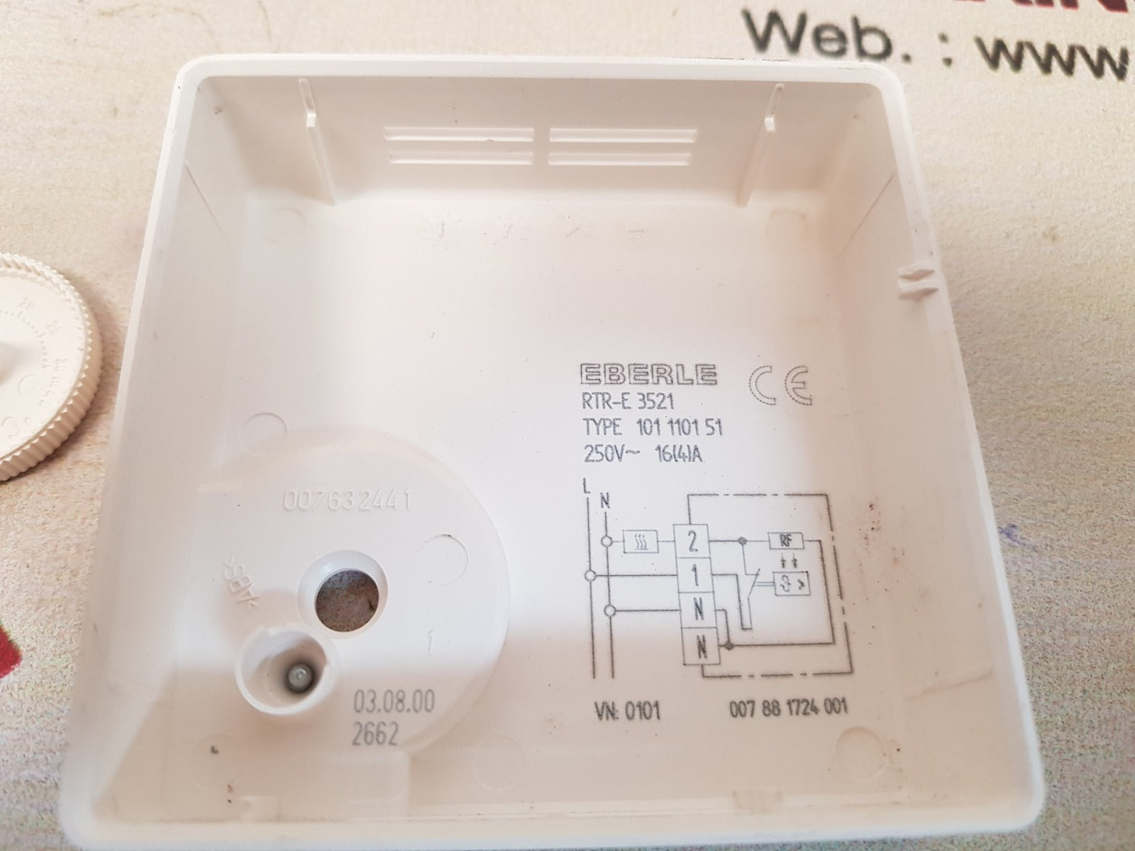 Eberle rtr-e 3521 room temperature controller
