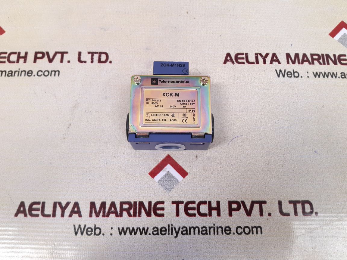 Telemecanique zck-m1h29 limit switch xck-m
