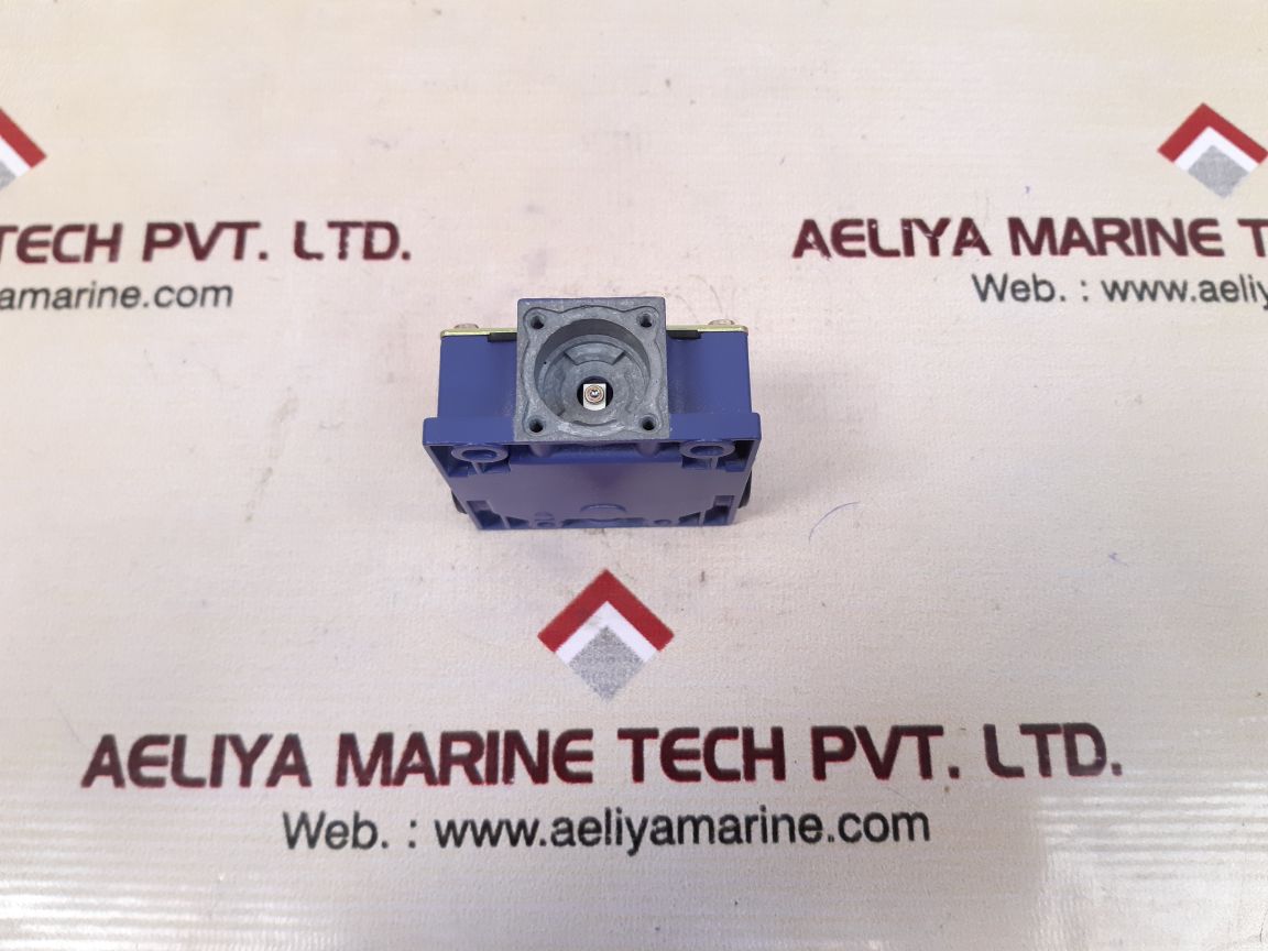 Telemecanique zck-m1h29 limit switch xck-m