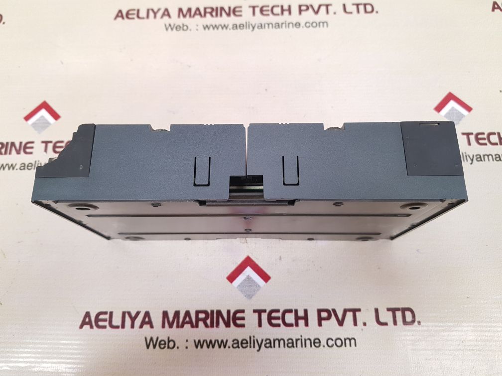 Idec izumi pfj-t162cu with pfj-n162u fa-1j 16-dc input unit