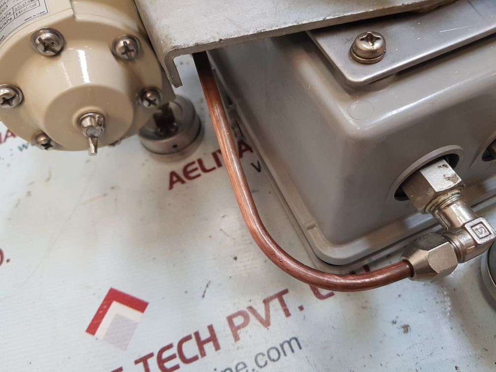 Azbil kgpa12-03821a1t-7g pressure indicating controller