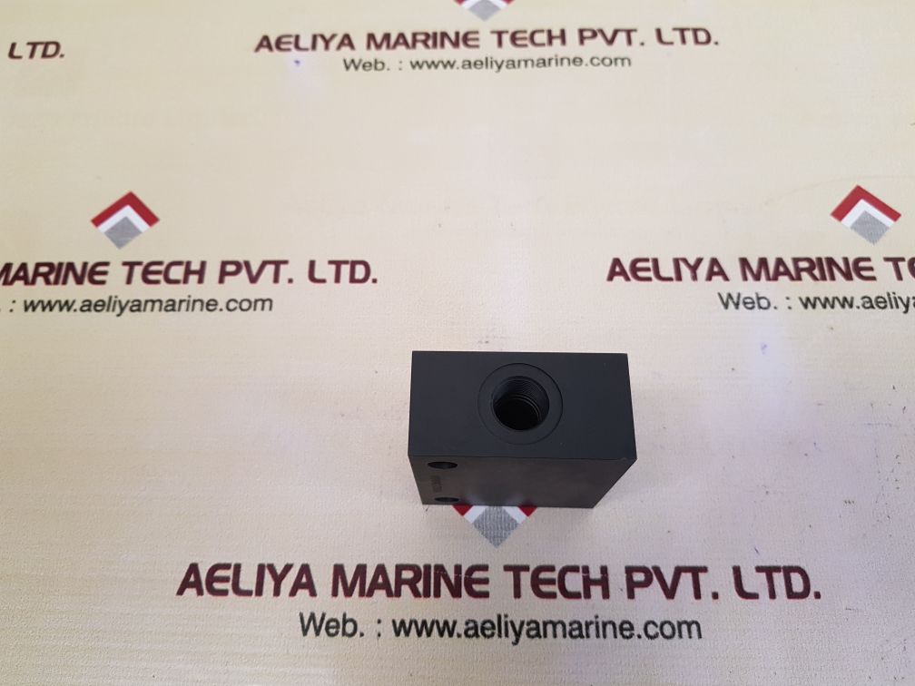 Sun hydraulics ecu/s valve block ifs3