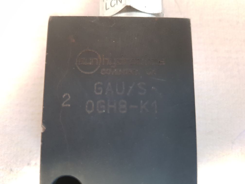 Sun hydraulics gau/s valve block 0gh8-k1
