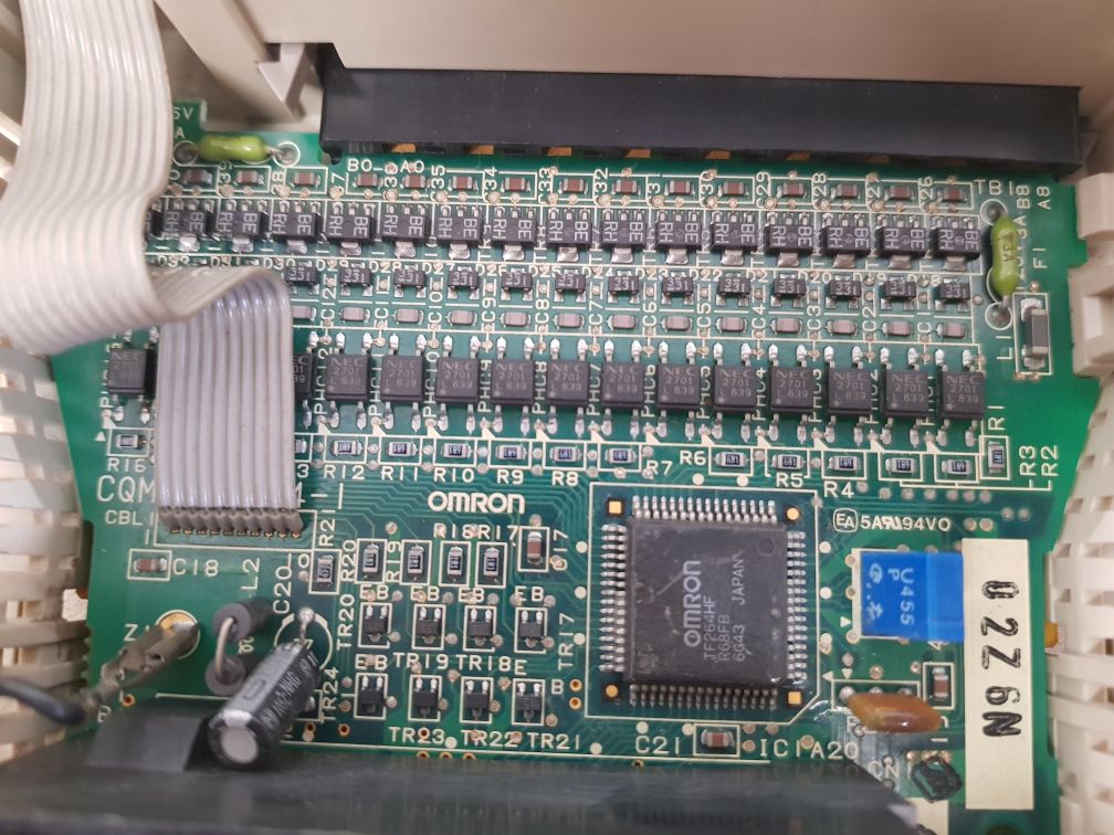 Omron cqm1-od214 output unit used