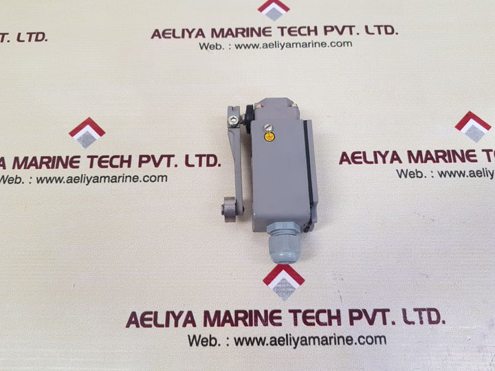 Bhartia cutler-hammer nll2-22 limit switch