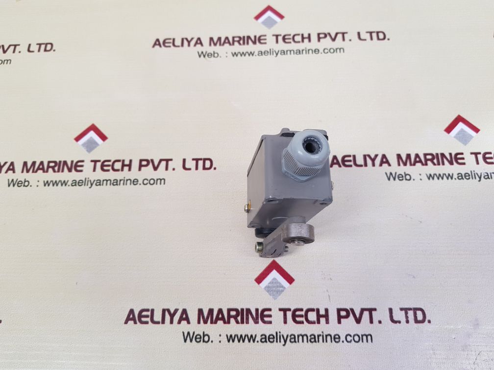 Bhartia cutler-hammer nll2-22 limit switch