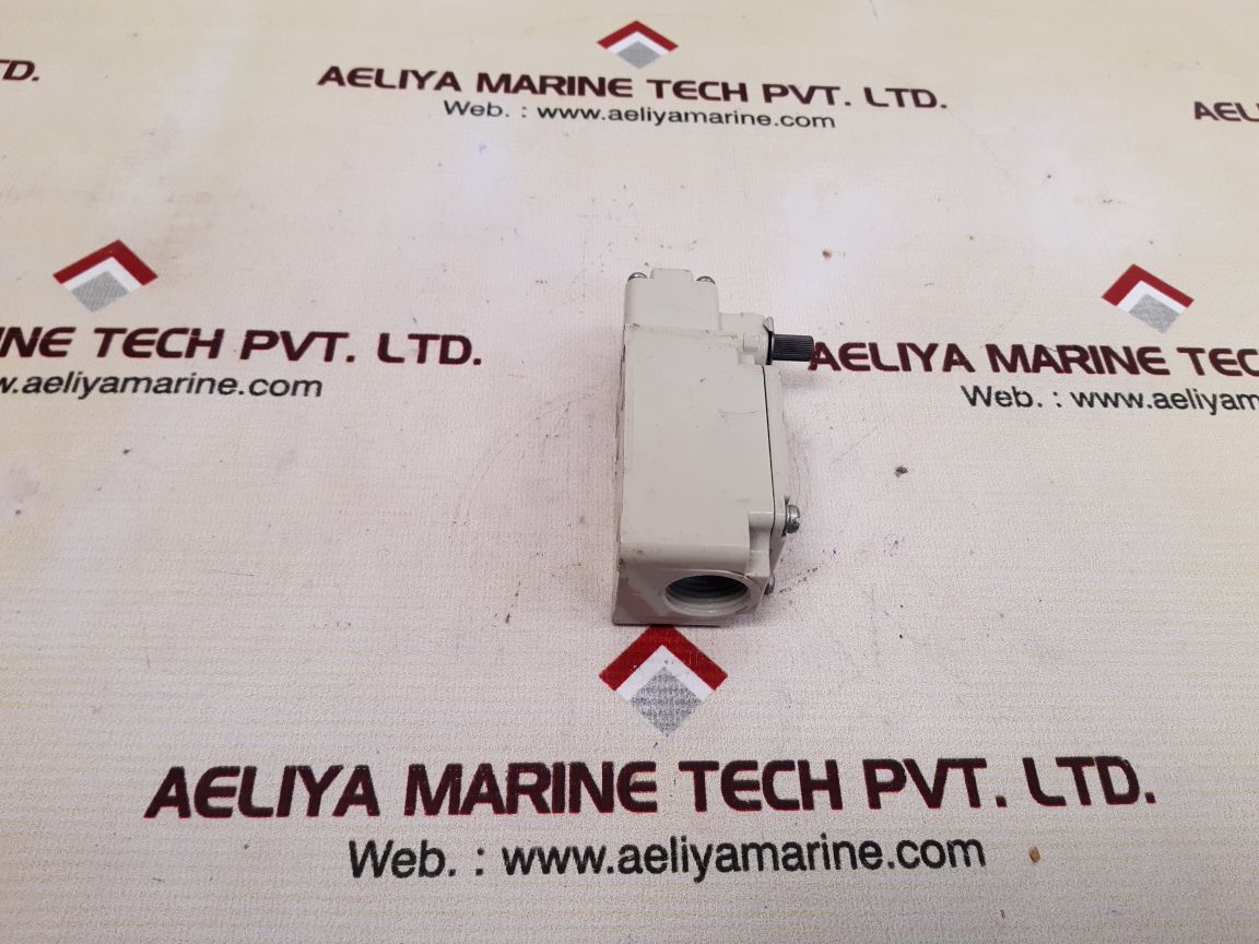 Yamatake 1ls1-j micro limit switch