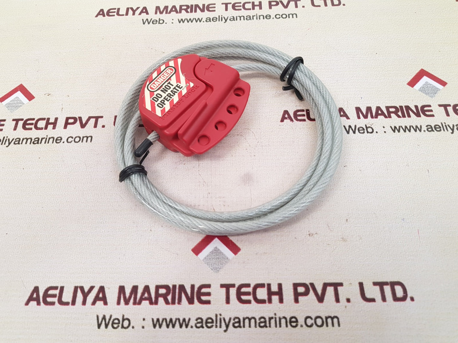 Master lock 8611 adjustable lockout