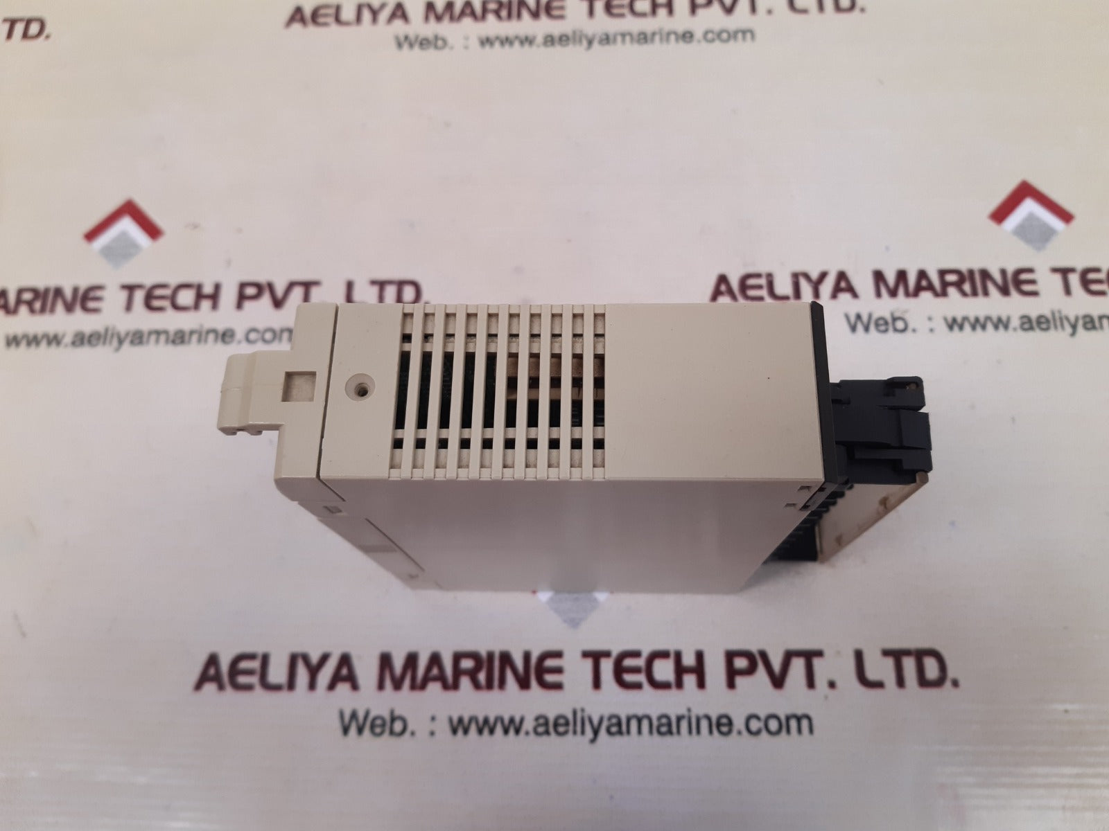 Omron C200H-0D212 Output Unit