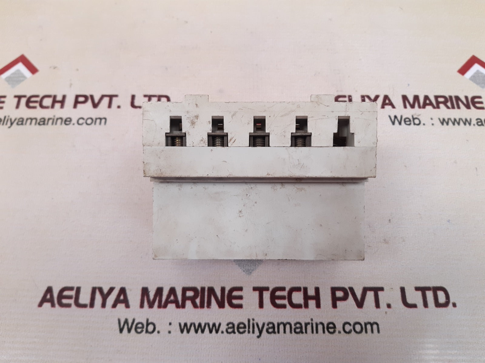 Merlin gerin vigilohm tr9 insulation controller Used