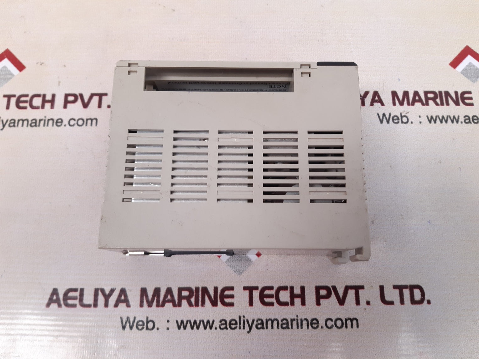 Omron c200hw-pa204 power supply unit 50/100-240v