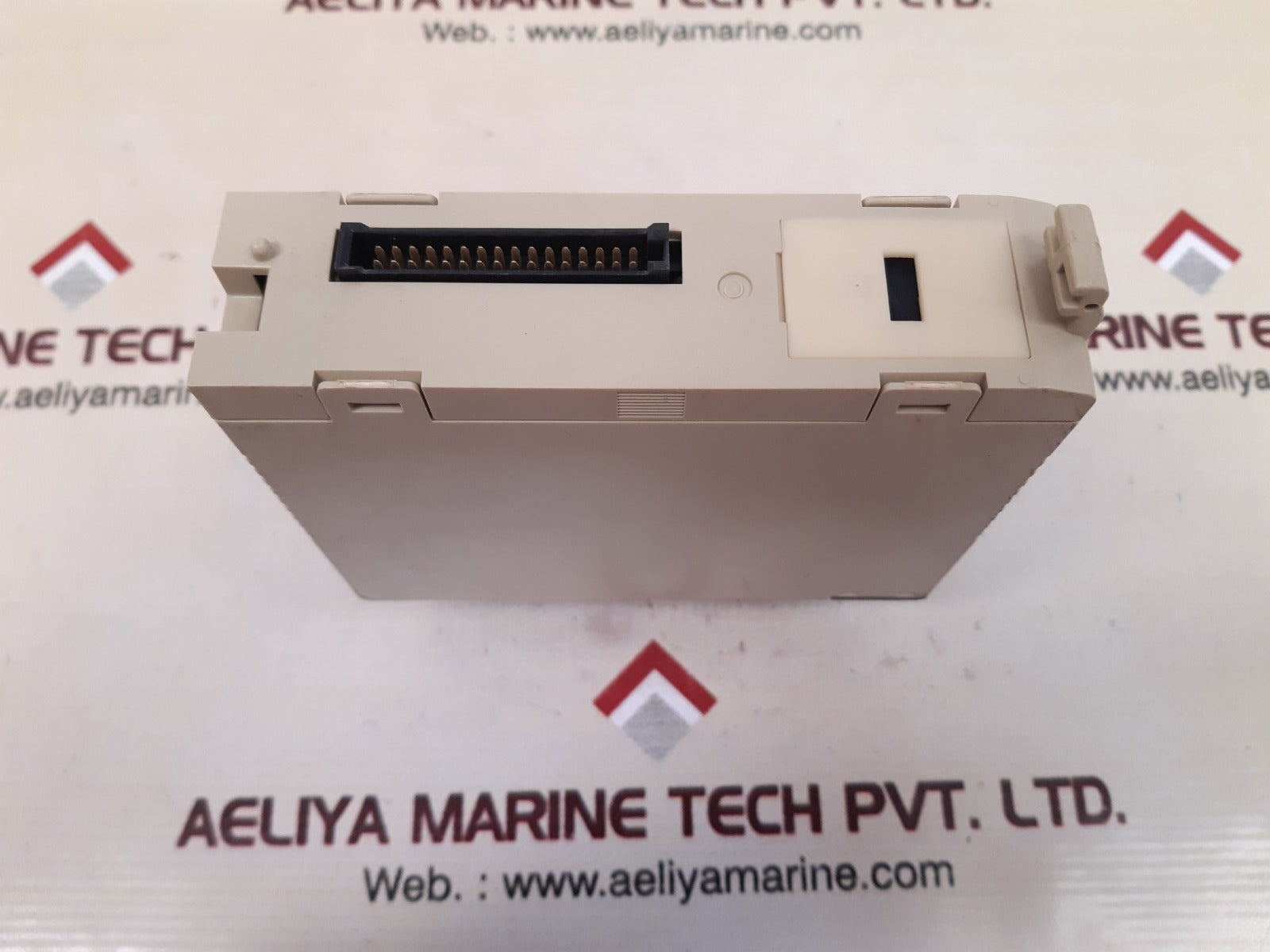 Omron c200h-0c222 output unit 250vac/24vdc