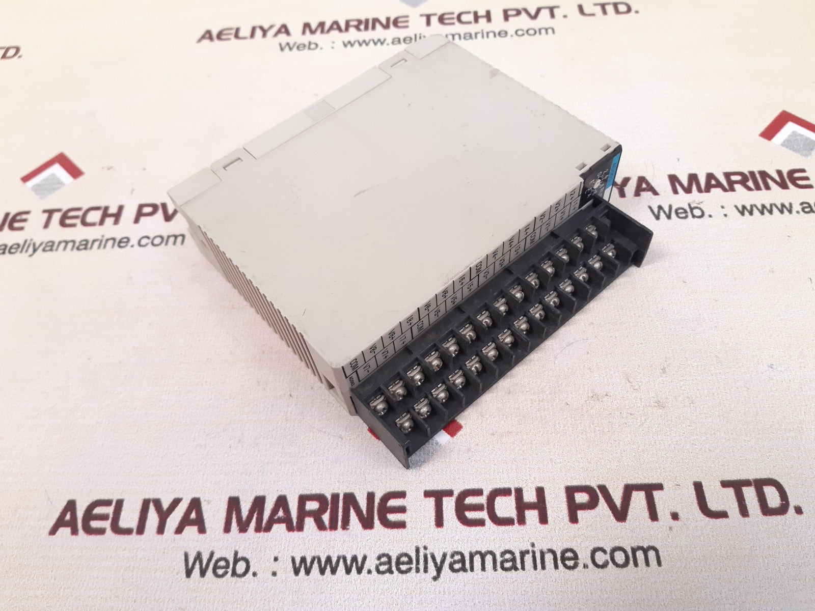 Omron c200h-ad003 programmable controller 