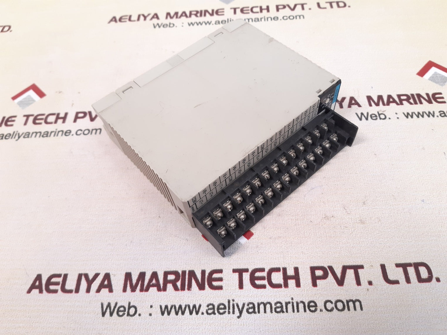 Omron c200h-ad003 programmable controller 