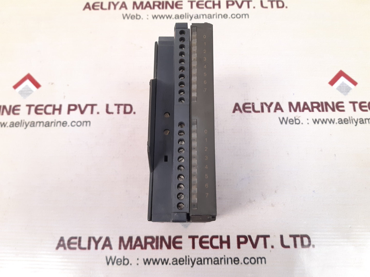 Siemens simatic s7 6es7 322-1bh00-0aa0 digital output module 