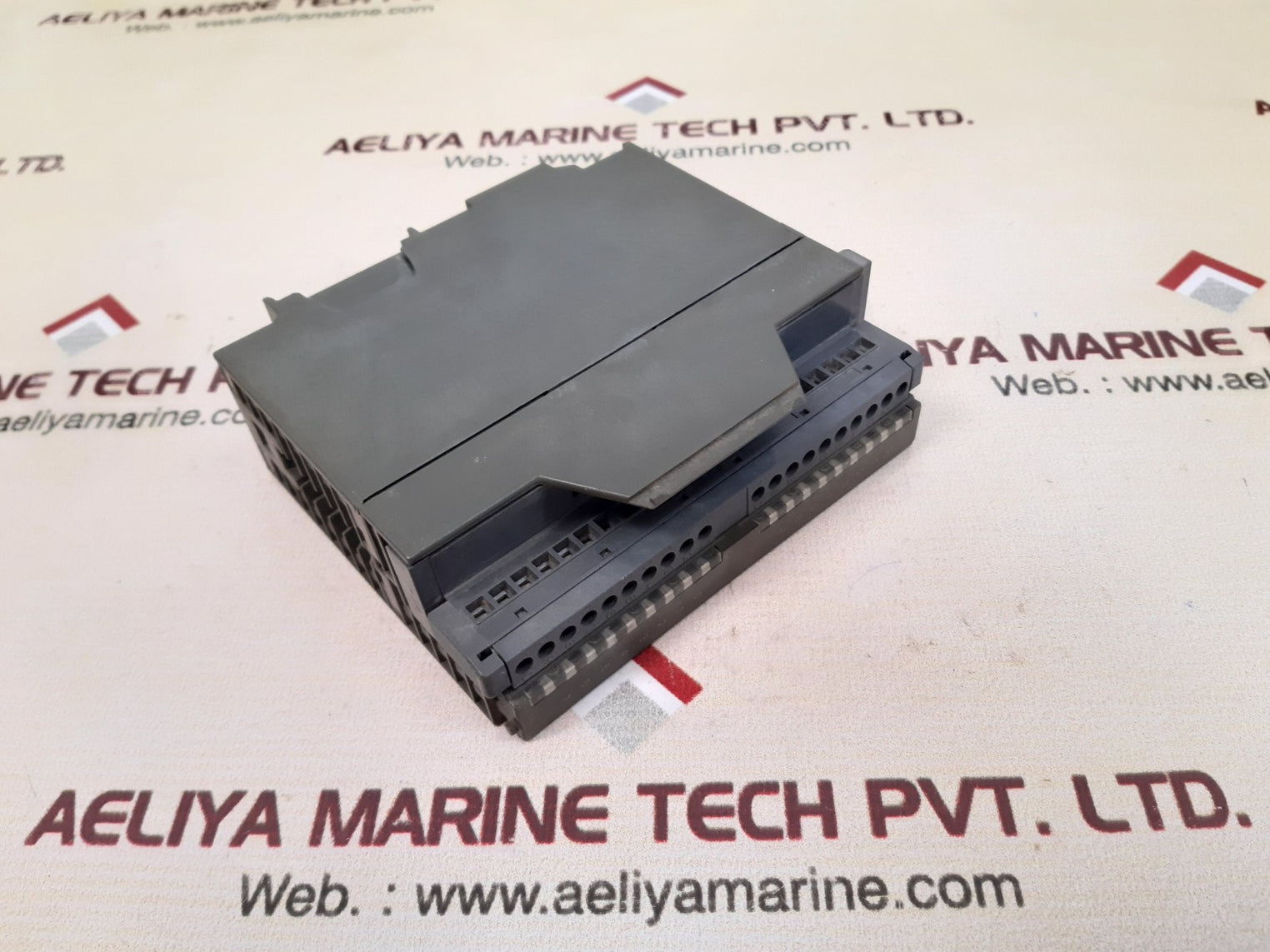 Siemens simatic s7 6es7 322-1bh00-0aa0 digital output module 