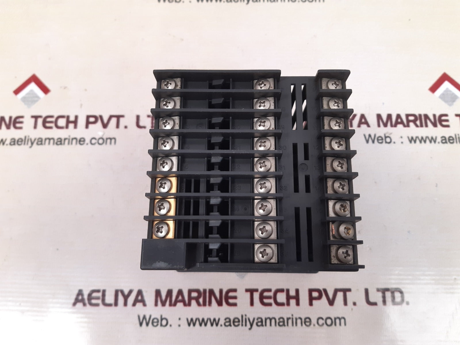 Yokogawa ut37e temperature controller