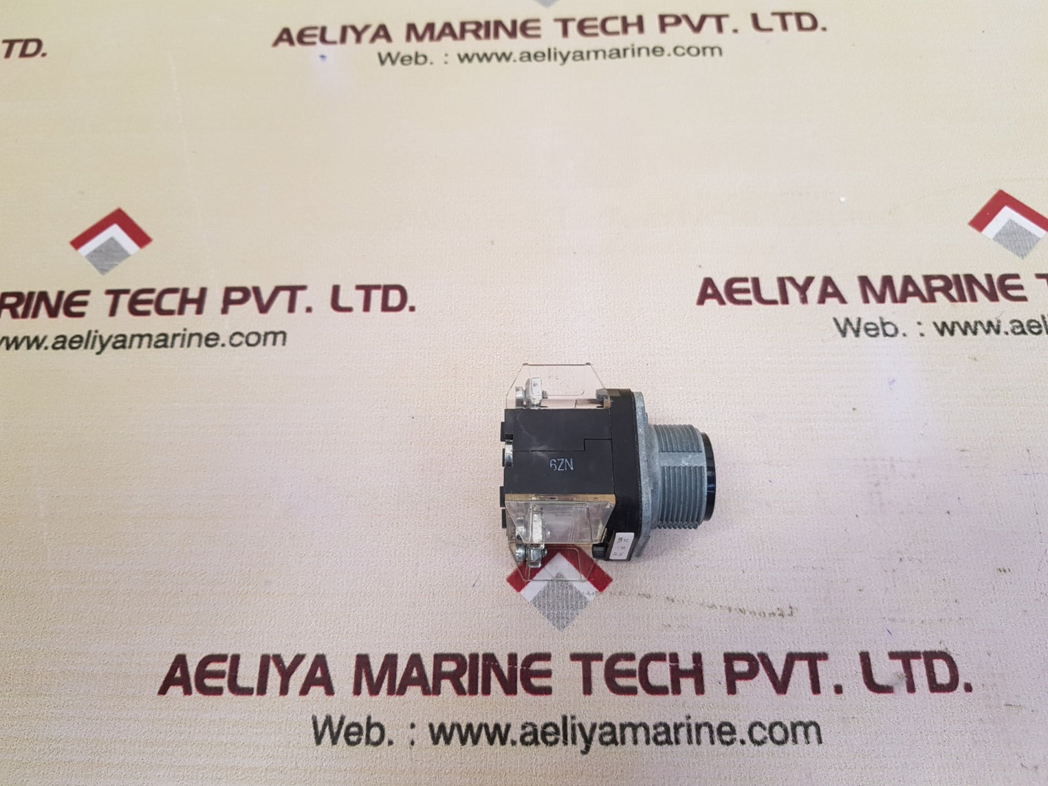 Allen- bradley 800t-xd1 contact block with 800t-a pushbutton 