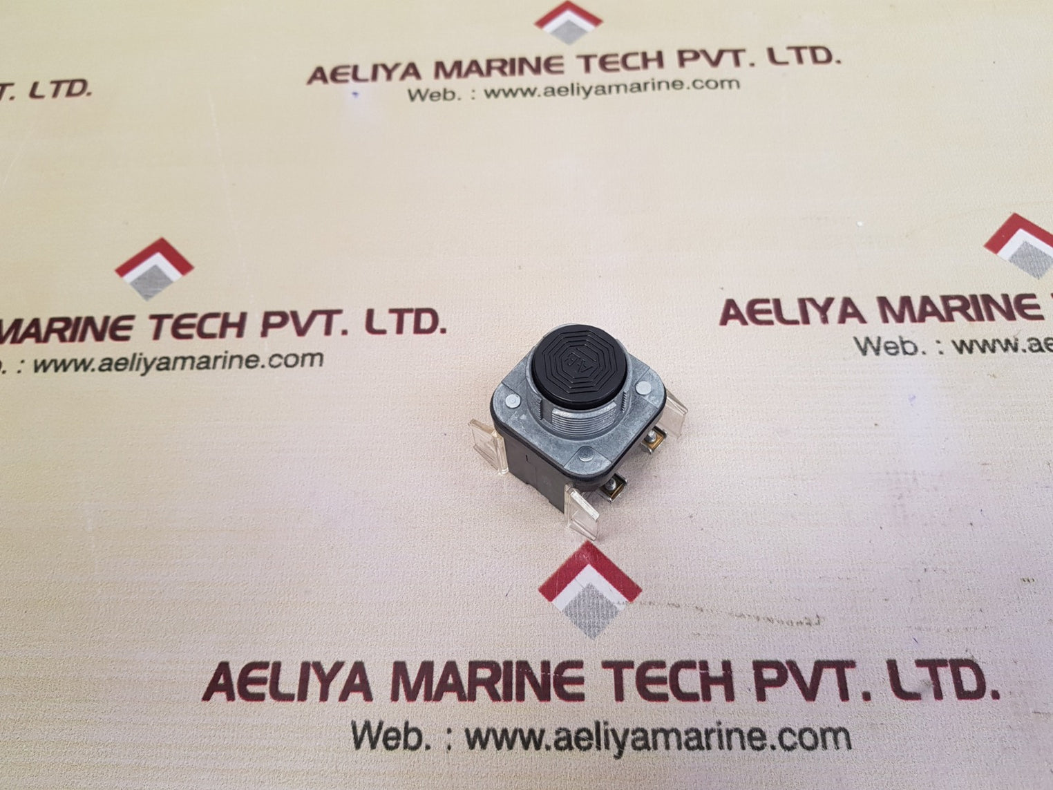 Allen- bradley 800t-xd1 contact block with 800t-a pushbutton 