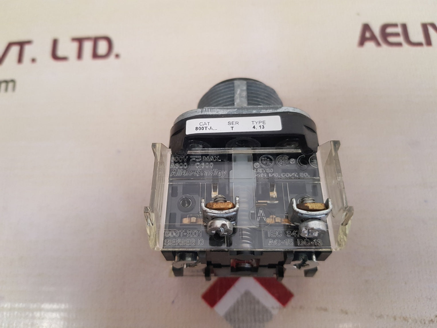 Allen- bradley 800t-xd1 contact block with 800t-a pushbutton 