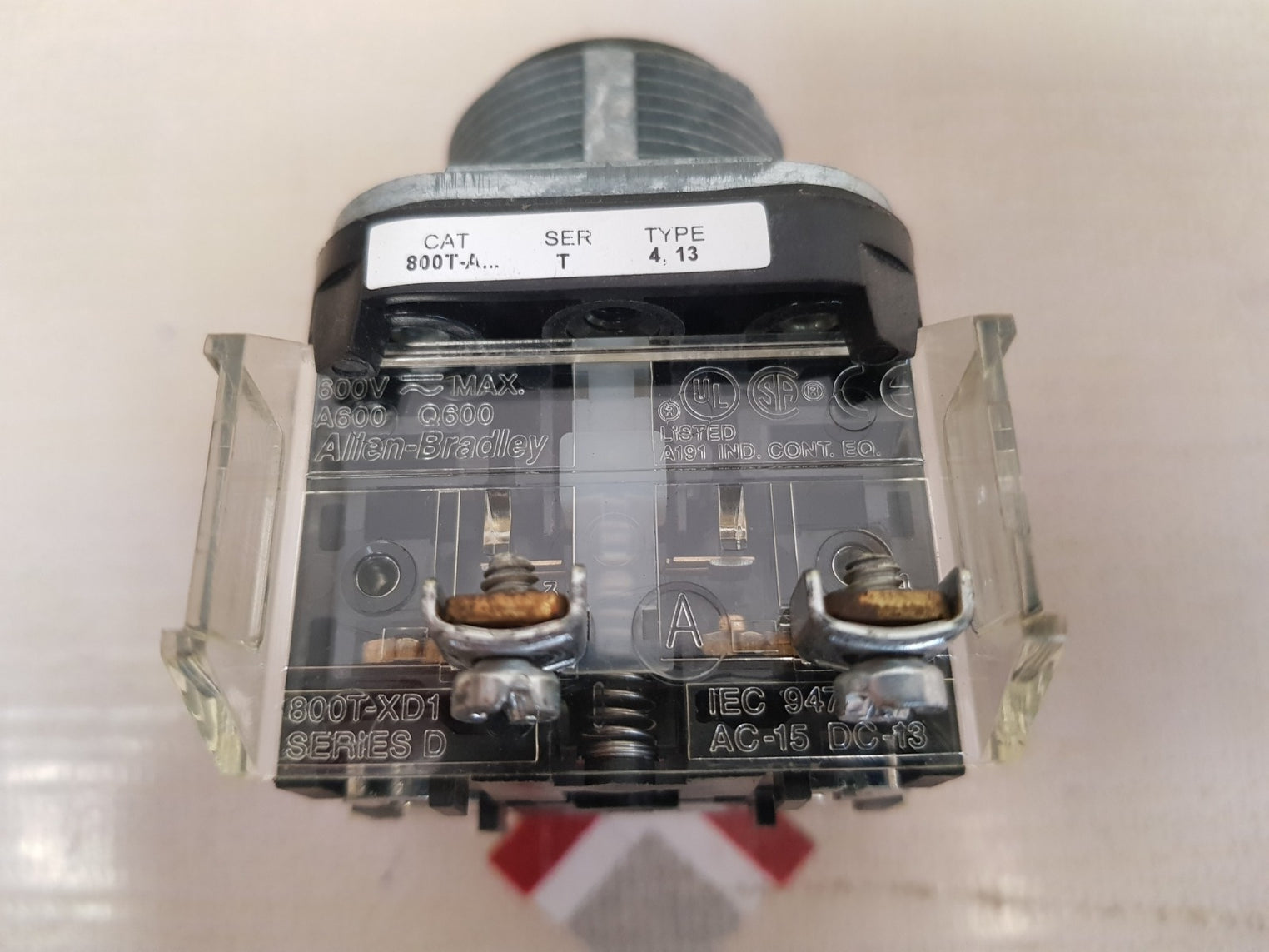 Allen- bradley 800t-xd1 contact block with 800t-a pushbutton 