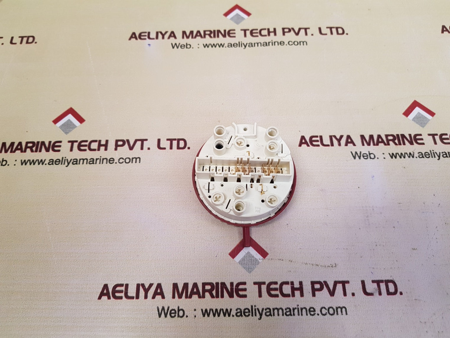 436/10  792038_471885901