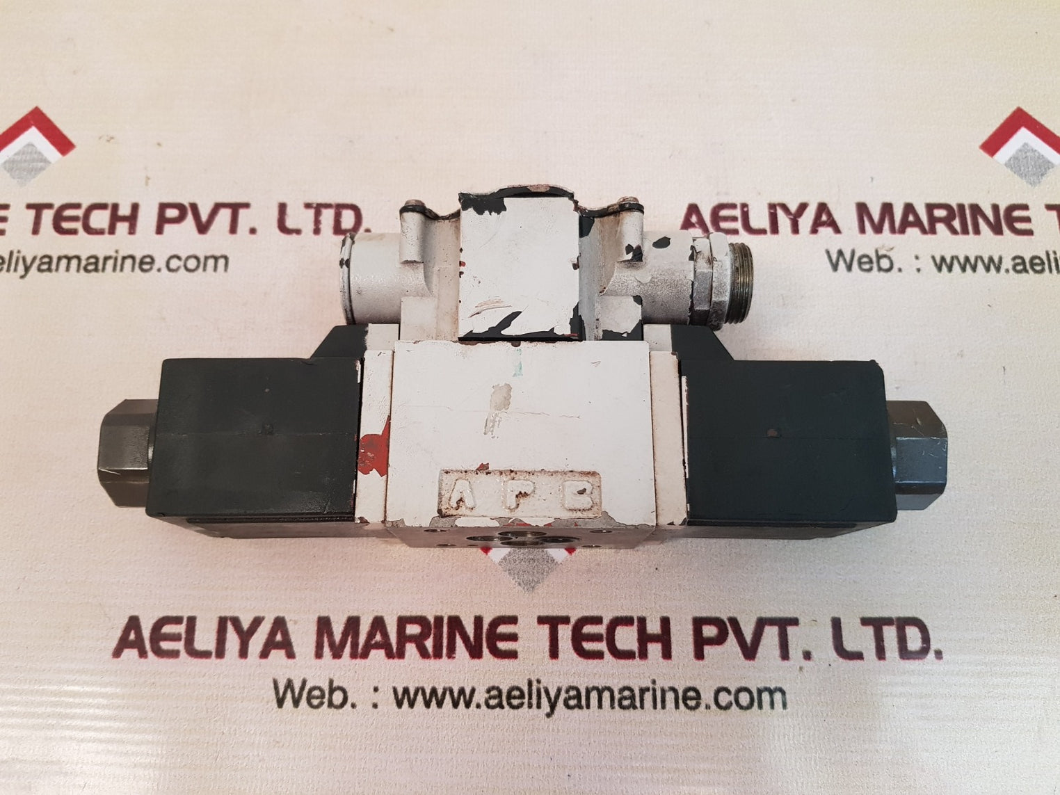 Uchida-rexroth 4weh22hd70/0f6aw110-00 directional control valve
