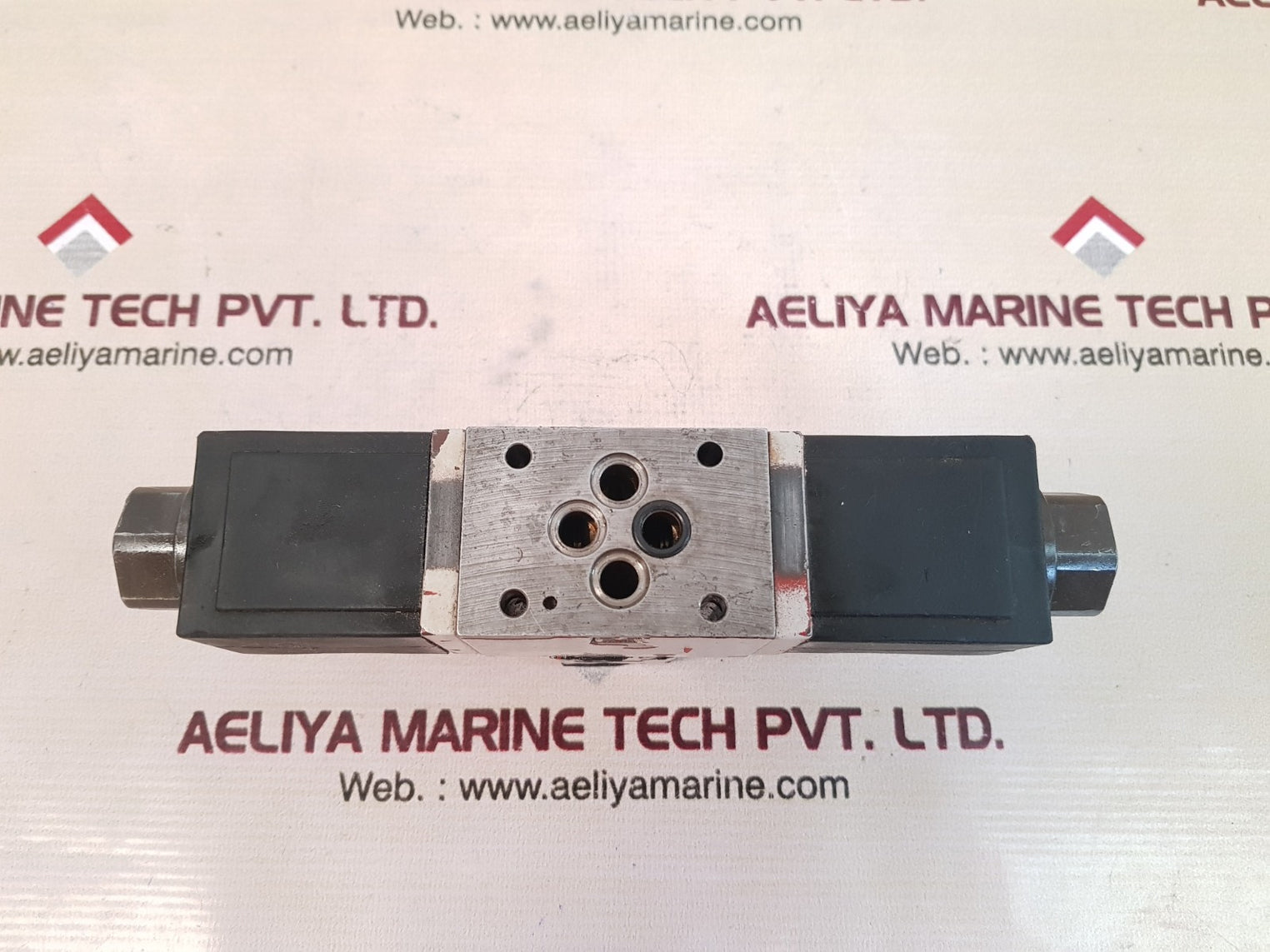 Uchida-rexroth 4weh22hd70/0f6aw110-00 directional control valve