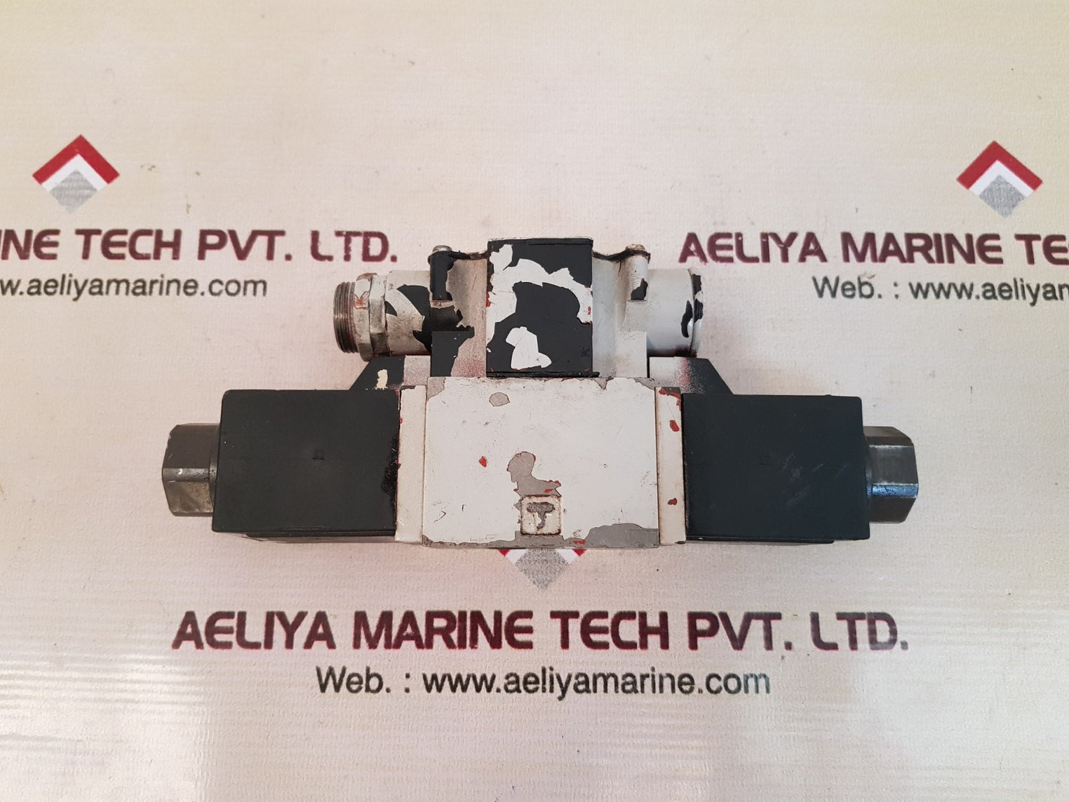 Uchida-rexroth 4weh22hd70/0f6aw110-00 directional control valve