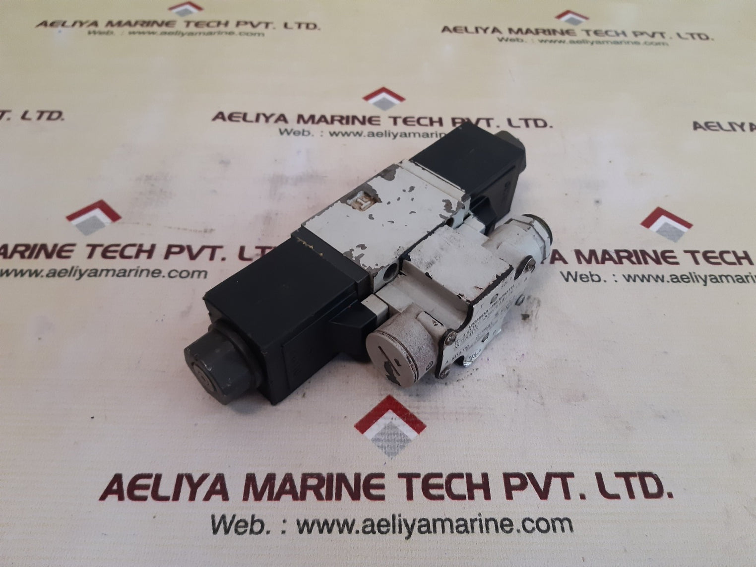 Uchida-rexroth h-4weh32j60/6aw110-00 solenoid valve 