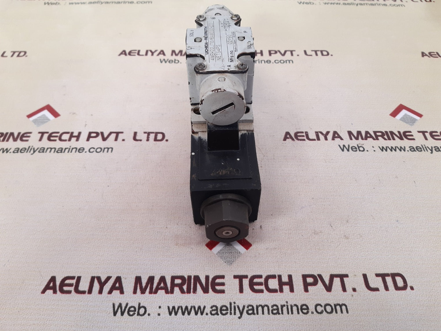 Uchida-rexroth 4weh22j70/6aw110-00 control valve