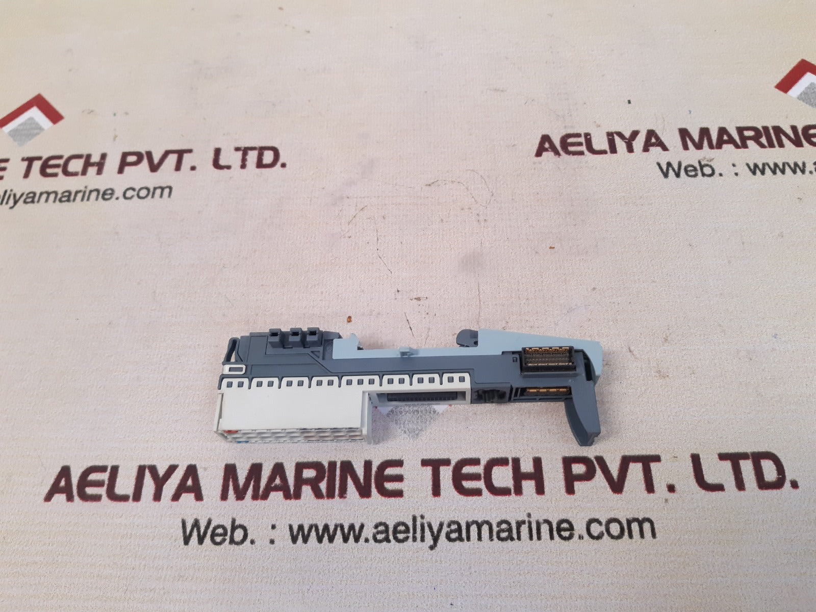 Siemens 6es7 193-6bp00-0da0 base unit module