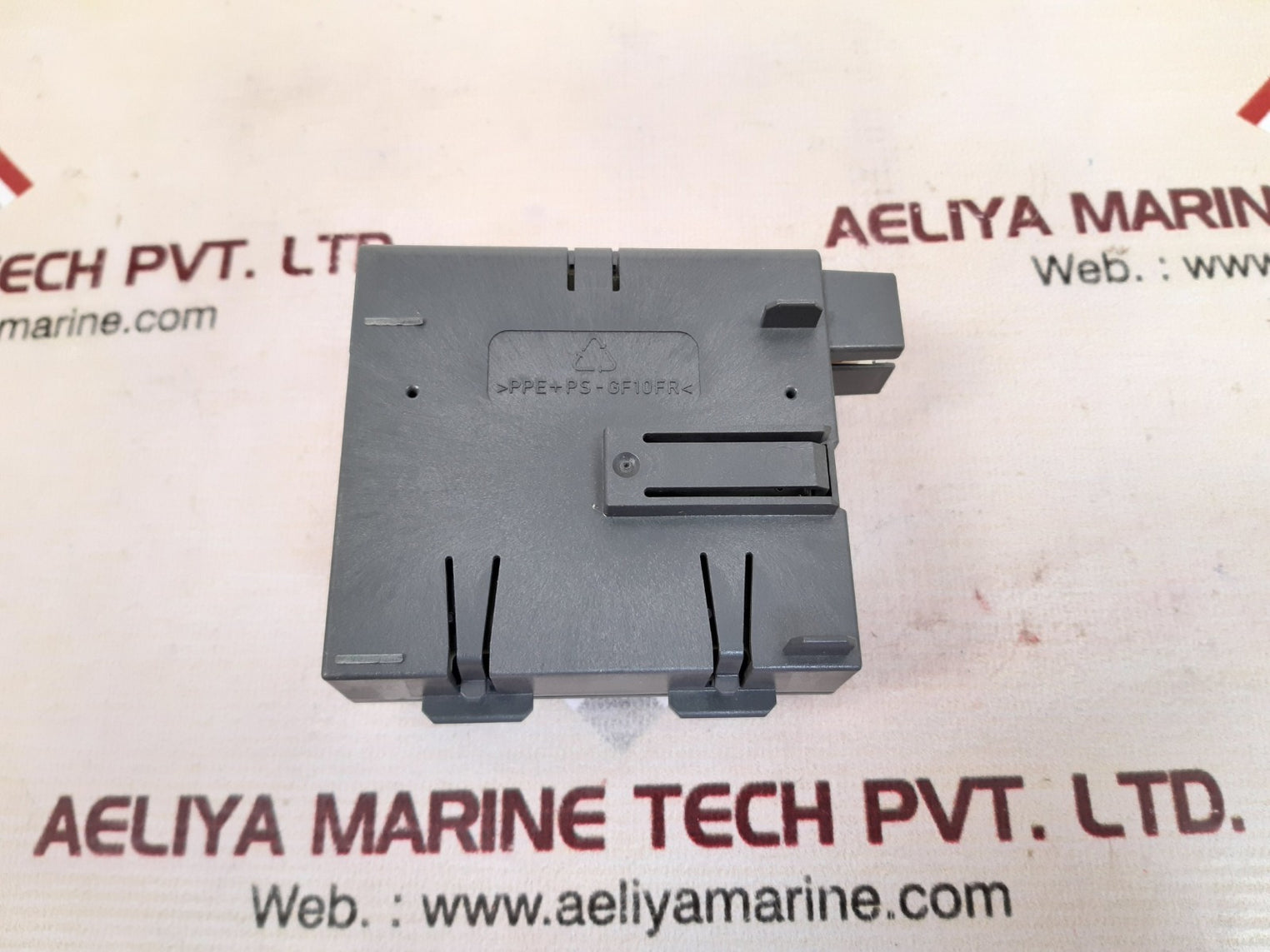 Siemens simatic s7 6es7 195-7 hb00-0xa0 bus module 