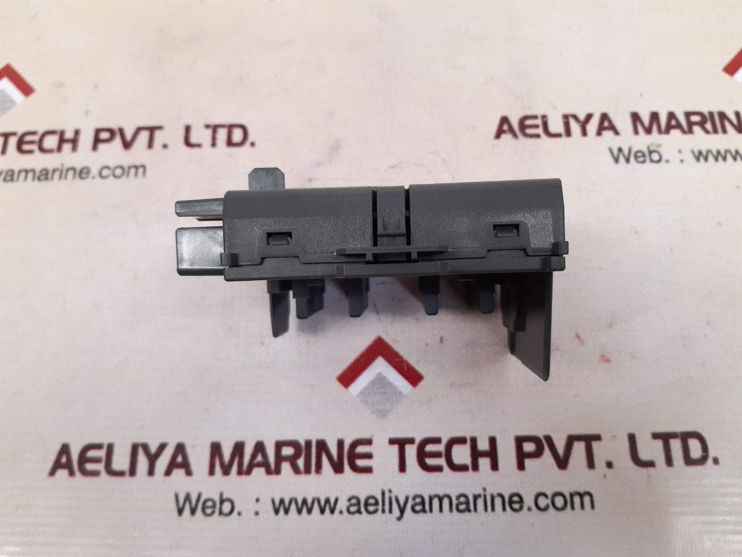 Siemens simatic s7 6es7 195-7 hb00-0xa0 bus module 