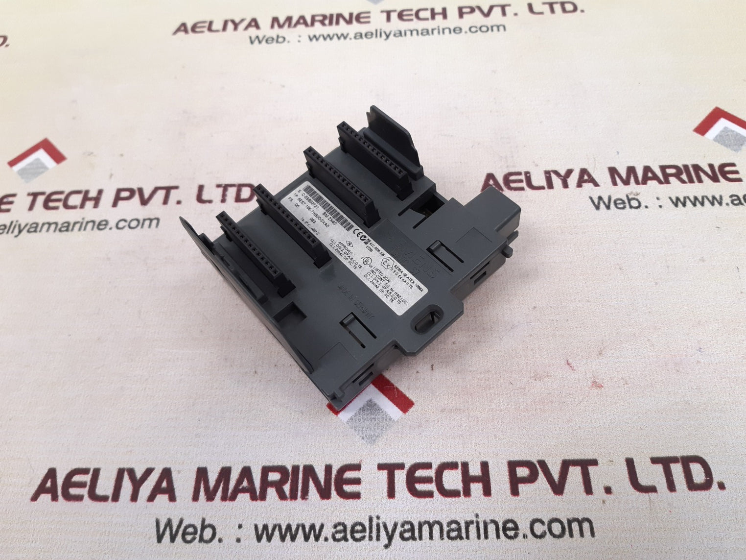 Siemens simatic s7 6es7 195-7 hb00-0xa0 bus module 