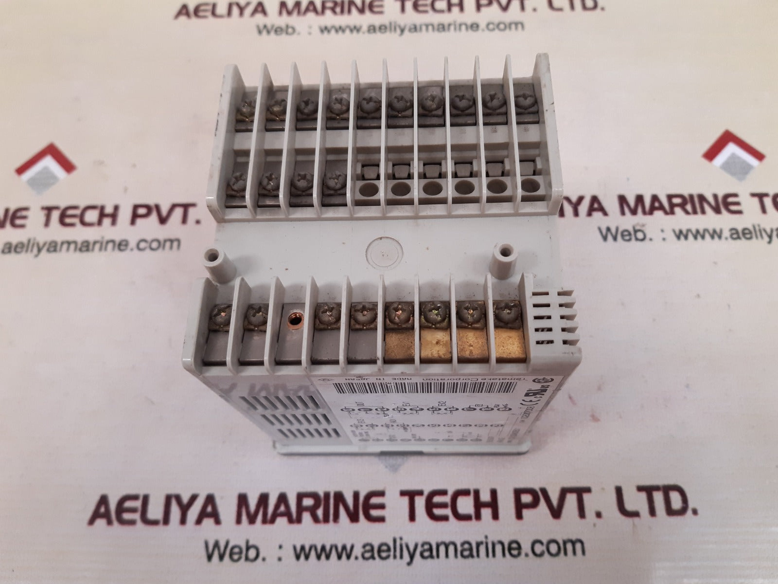 Yamatake/azbil sdc21 temperature controller c210da00501 