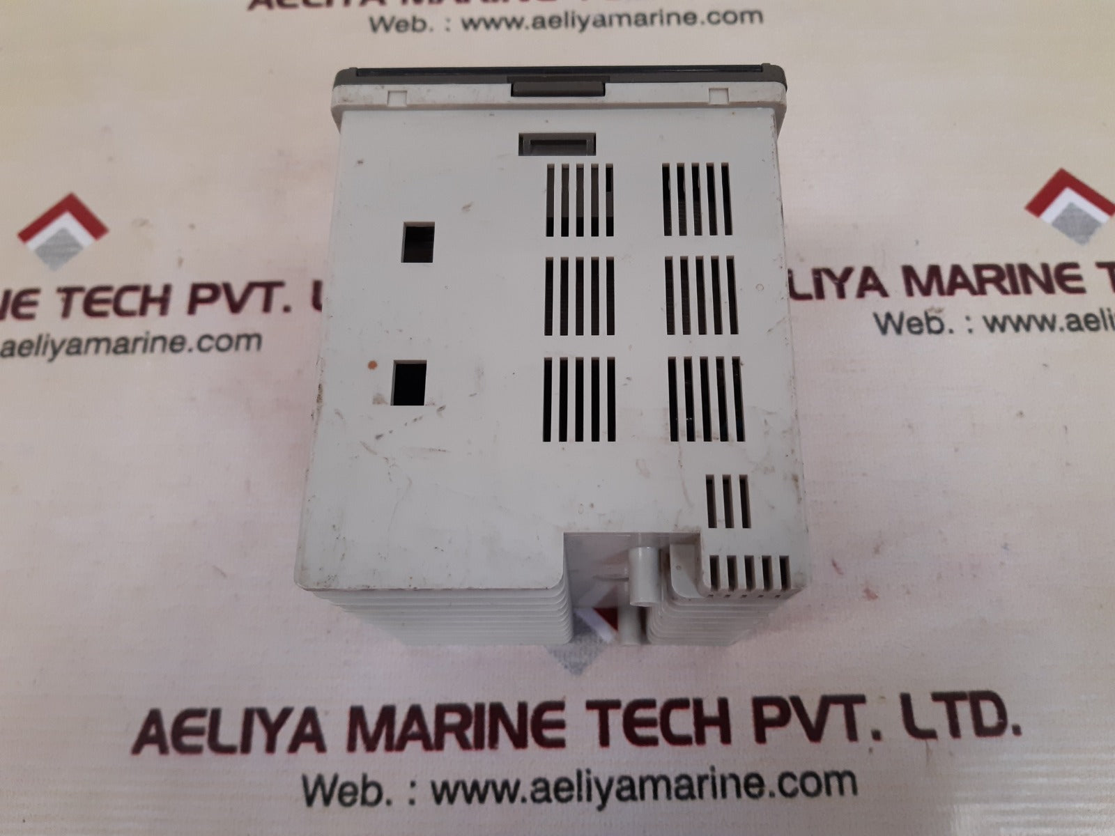 Yamatake/azbil sdc21 temperature controller c210da00501 