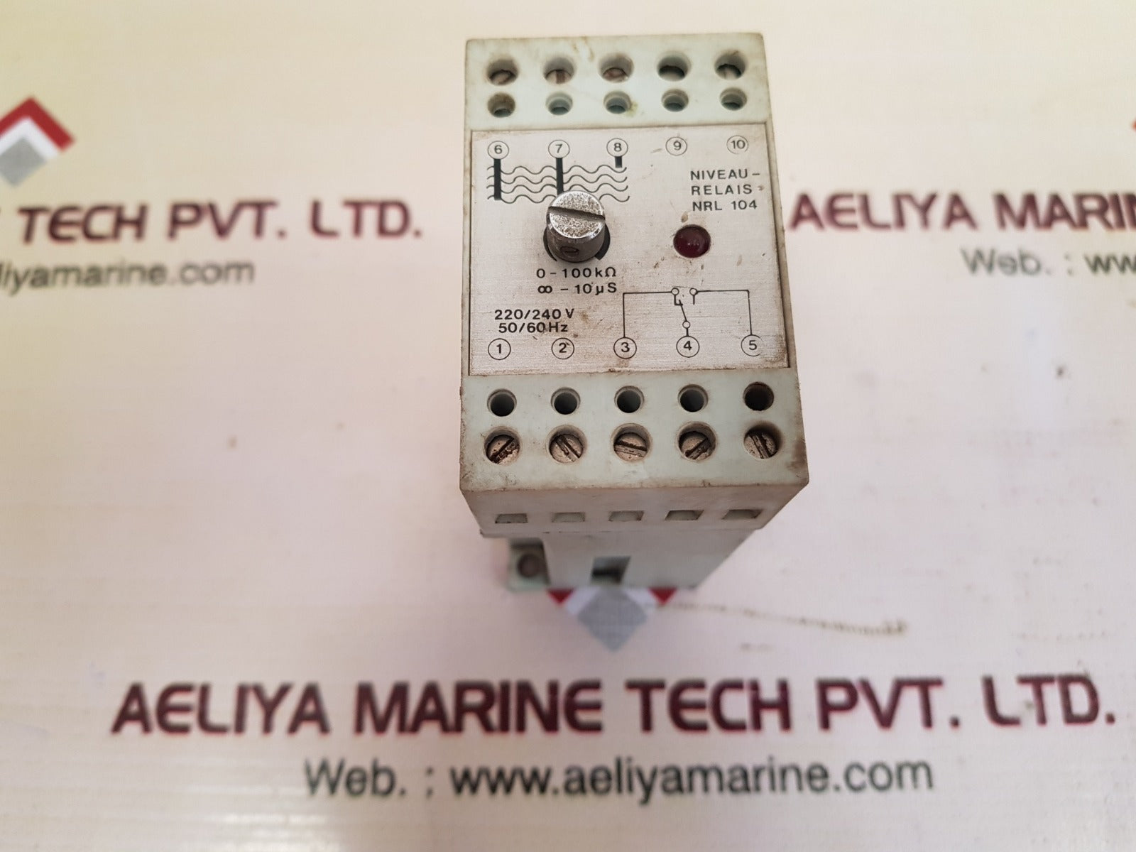 Nrl 104  level relay