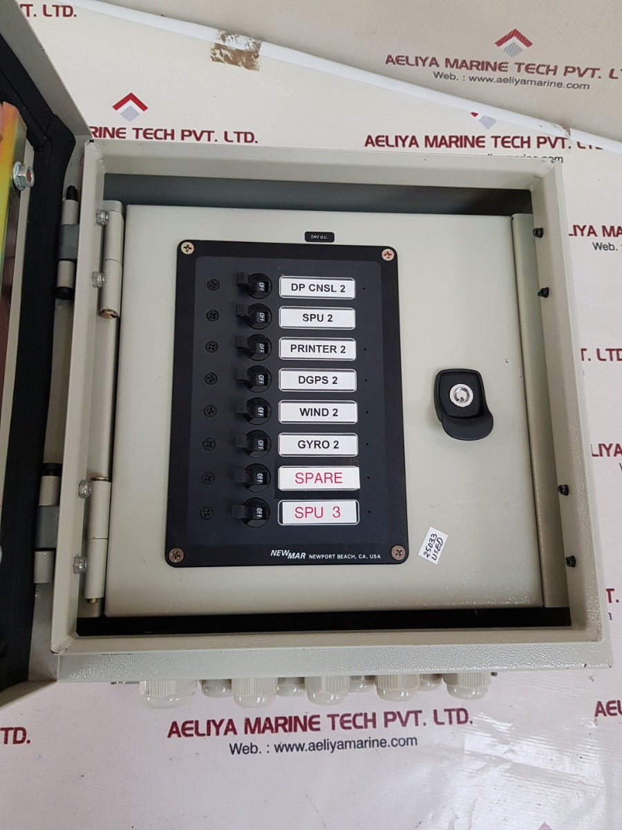 Newmar pwr pnl 2 accy-ix panel