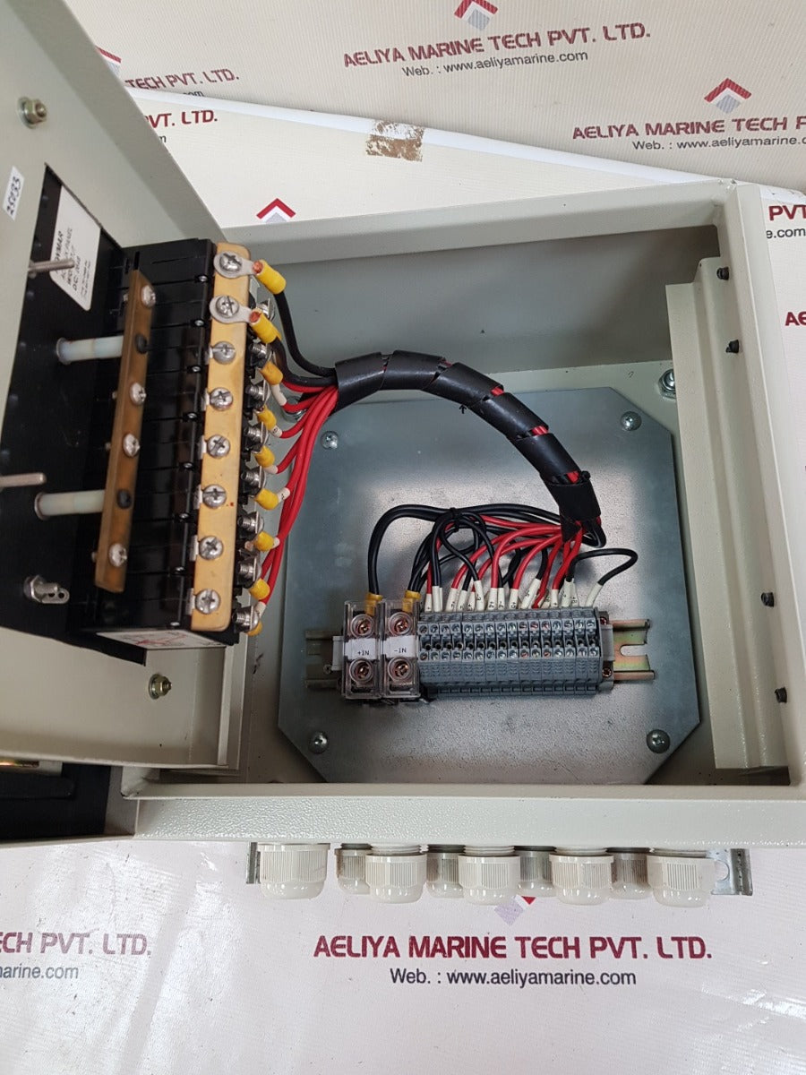Newmar pwr pnl 2 accy-ix panel