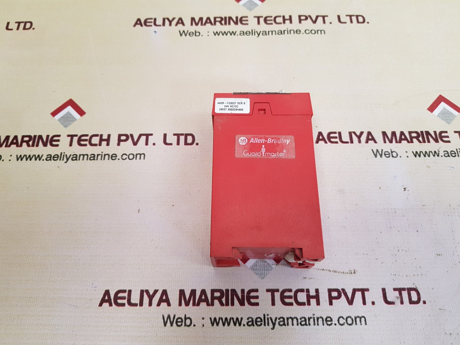 Allen bradley 440r-f23027 ser b minotaur msr9t universal safety relay unit