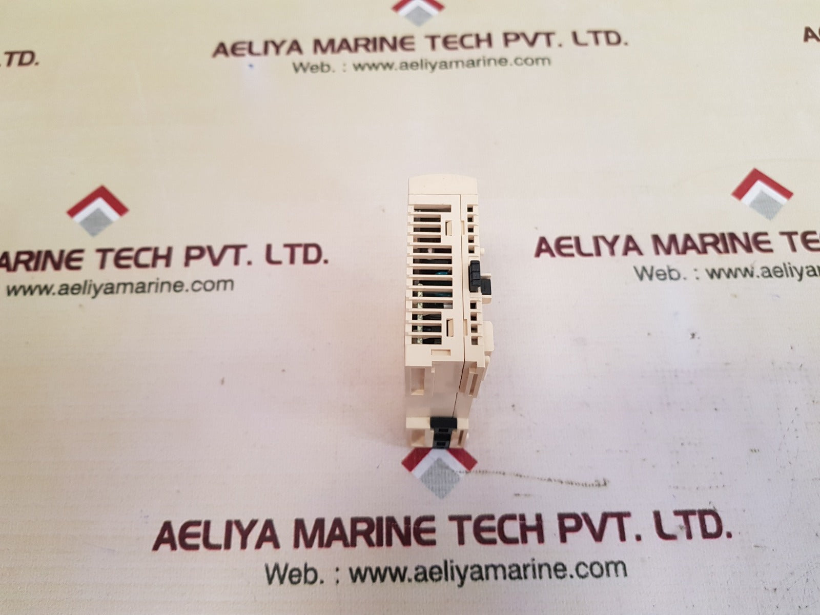 Schneider electric twido twdalm3lt i/o analog expansion module